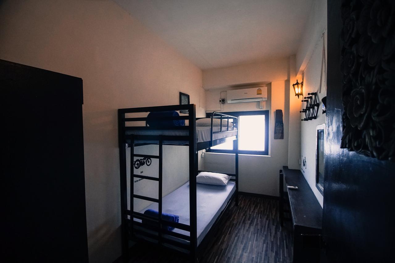 Yha Bangkok Downtown @ Station S3 Hostel Exterior photo