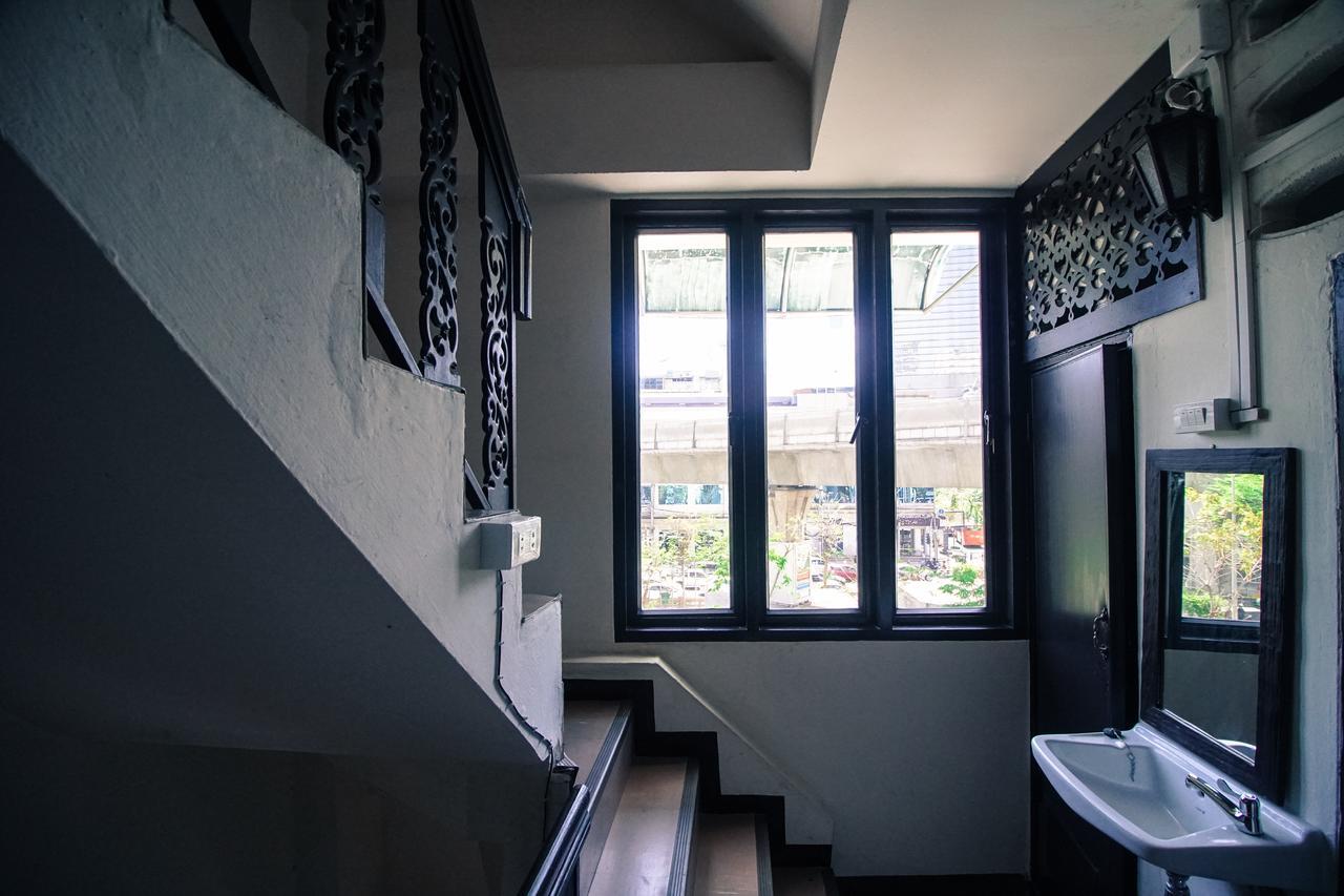 Yha Bangkok Downtown @ Station S3 Hostel Exterior photo