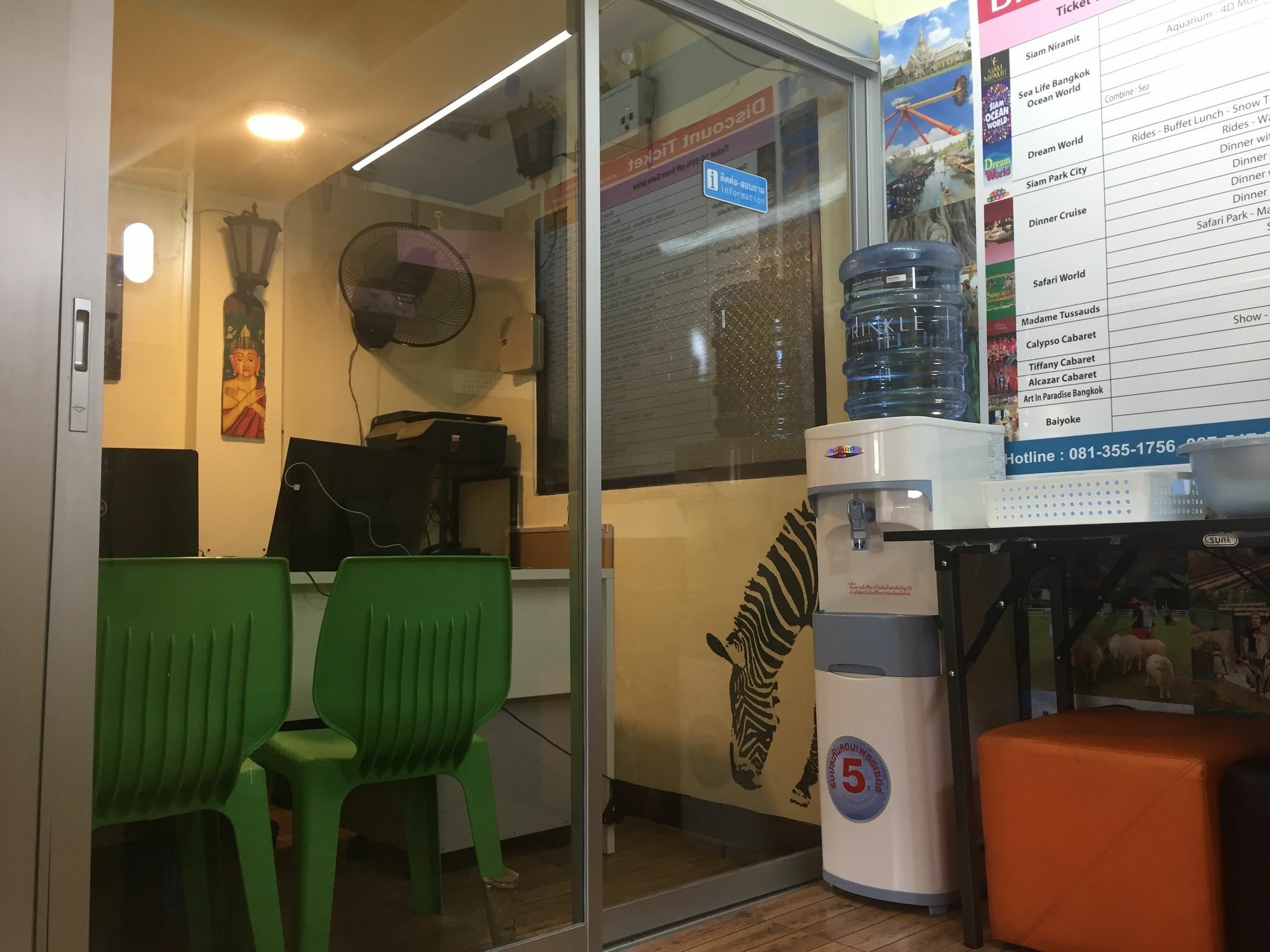 Yha Bangkok Downtown @ Station S3 Hostel Exterior photo